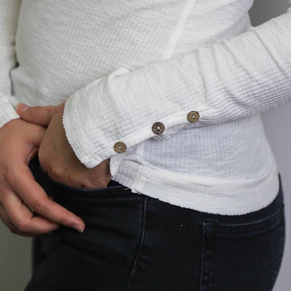 White long sleeve top - Picture 3 of 3